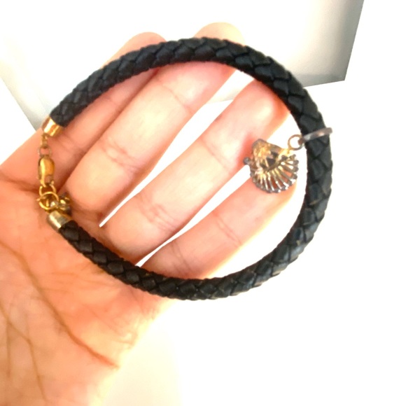 Black leather charm bracelet - Picture 2 of 6
